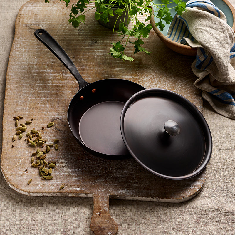 8" FRYING PAN & LID