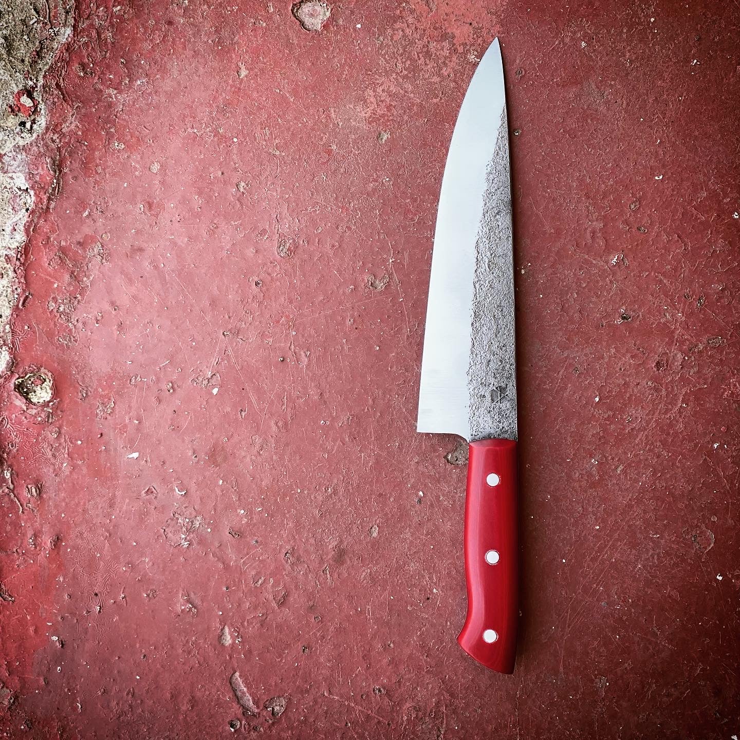 8" CHEF KNIFE - RED/BLACK